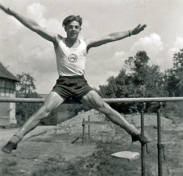Hans Wahl als Akrobat, 1949
